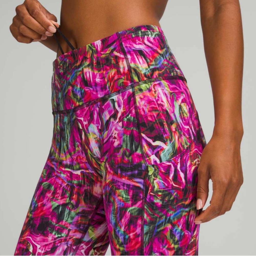 Lululemon Fast and Free High-Rise Tight 25" *Nulux
Hyper Flow Pink Multi…